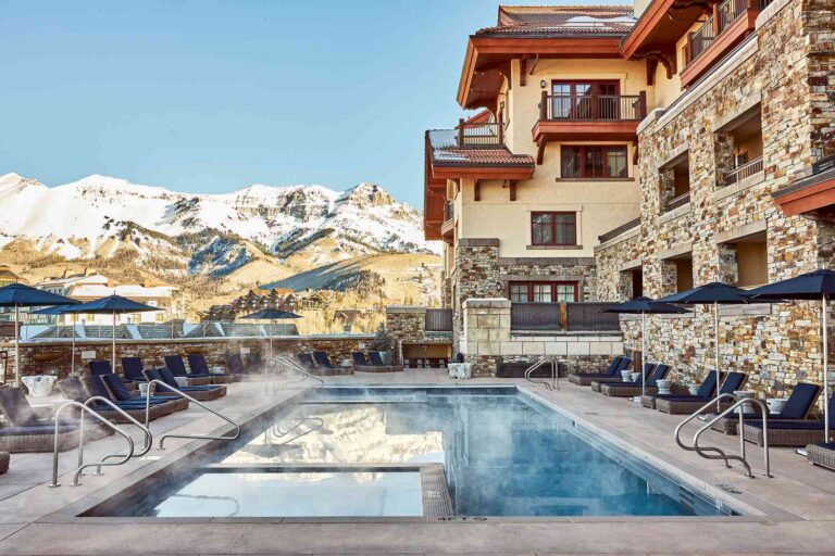 Top Resort Experiences in America: Definitive Luxury Guide